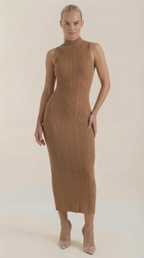 Vestido Sonia midi ajustado de cuello alto