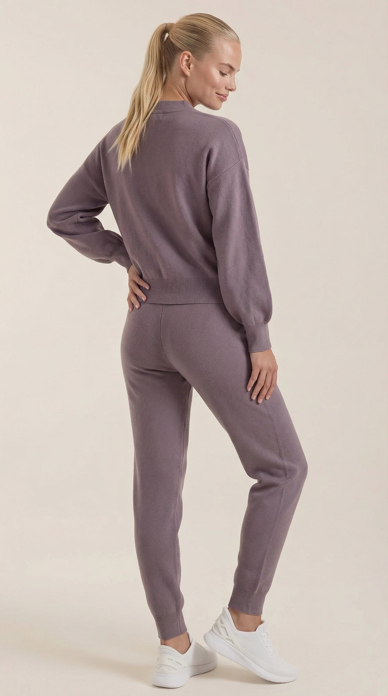 Conjunto Lounge Mavis Strick con Cuello Alto